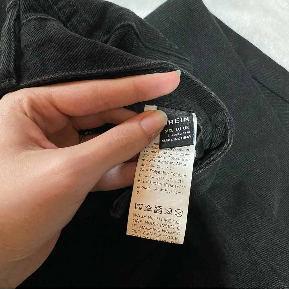 SOLD ❌ Shein Jeans - Picture 6 of 6